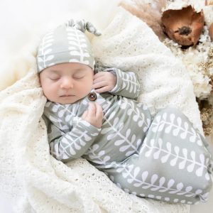 Baby Knotted Gowns: A Comfortable and Stylish Choice for Newborns